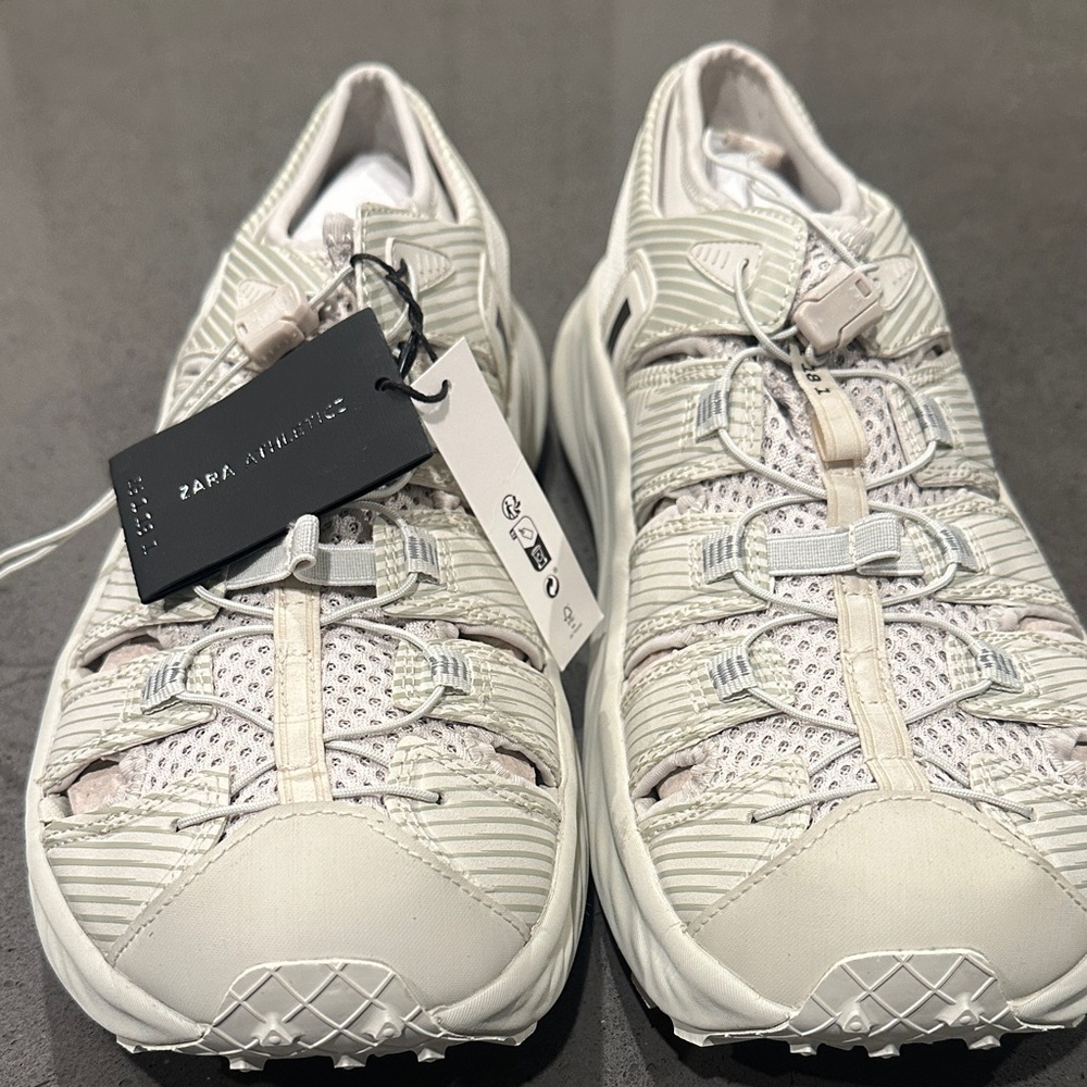 Zara Women's Light Cream Knit Lace-Up Sneakers
